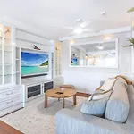 The Hamptons - Ultimate Six Star Beachfront Experience With Parking & Pool