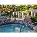Chevron Renaissance 2 Bed Apartment By Vaun