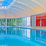 Chevron Renaissance 2 Bed Apartment By Vaun