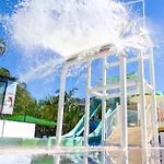 Luxe Escape & Family Attractions