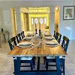 Charming Chevron Island Haven- Dog-Friendly Retreat Right On Main River