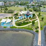 Oceanview Escape 2Br In The Heart Of The Gc