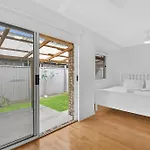 Tranquil 3-Bedroom Home In Heart Of Parkwood