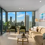 The Vista Coastline View 2Br Unit In Signature Broadbeach With Parking And Pool