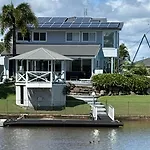 Chic Coastal Waterside Stunner!