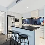 Circle On Cavill - Self Contained & Privately Managed Apartments - Wow Stay