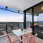 Circle On Cavill - Self Contained & Privately Managed Apartments - Wow Stay
