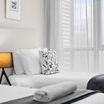 Deluxe 2 Bedroom Apartment Ocean And Hinterland Views
