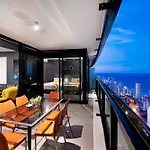 Three Bedroom Ocean View Apartments At Circle On Cavill - One Free Parking! - Self Contained & Privately Managed - Wow Stay