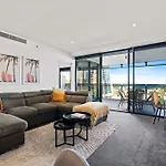Ocean Views! - One Bedroom Apartments With Spa - From Level 9 - Circle On Cavill - Self Contained & Privately Managed - Wow Stay