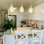 Broadwater Parklands Paradise-One & Two Bedroom Apartments