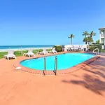 Albatross North Apartments