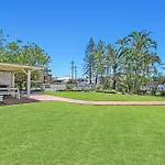 Albatross North Apartments