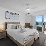 Absolute Beachfront Apartment In Paradise