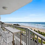 Absolute Beachfront Apartment In Paradise