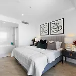 Avalon Apartments - Qstay
