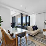 Avalon Apartments - Qstay