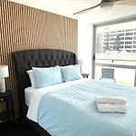 Surfers Sunrise Retreat