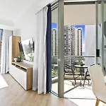 Interconnecting 2 Bedroom Unit At Legends — Q Stay
