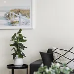 Ruby Apartments - Qstay