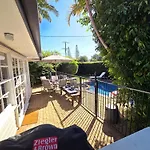 Fab 4Brm Home With Pool A 18 Min Walk To Beach