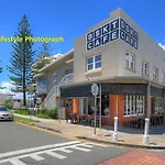 Mermaid Beach At Nobbys Motel