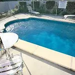 Broadwater Motel