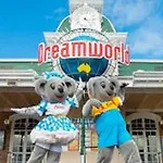 Gold Coast Theme Park Family Villa