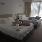 Surfers Legends Private Apartments