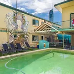 Sleeping Inn Backpackers Resort