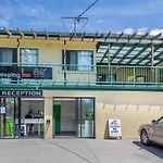 Sleeping Inn Backpackers Resort