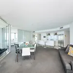 Deluxe Private Apartment In Surfers Paradise