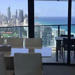 Luxury 3 Bedroom In Heart Of Broadbeach