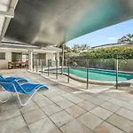 Homely Getaways In Broadbeach Waters