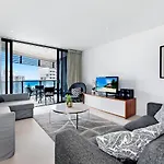 Oracle, 2 & 3 Bedroom Apartments - We Accommodate