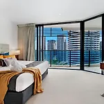 Oracle, 2 & 3 Bedroom Apartments - We Accommodate
