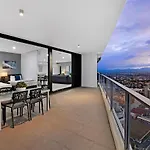 Circle On Cavill, Apartments And Sub Penthouses - We Accommodate