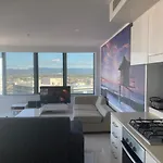 Private Apartment At Surfers Paradise