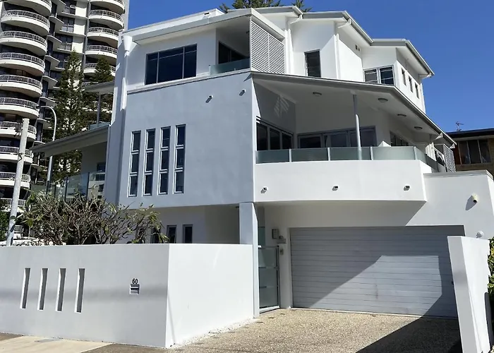 Villa Garfield Surfers Paradise