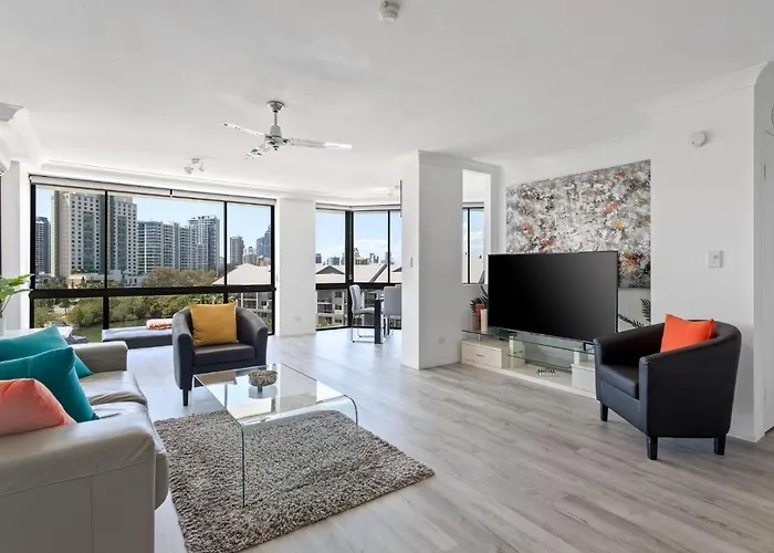 Surfers Plaza Resort 2 Bedroom Apartment With View