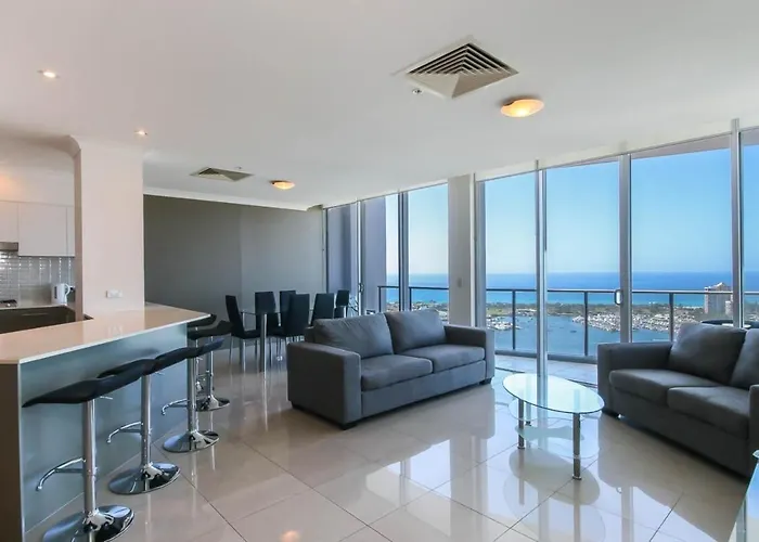 Spacious 3 Bedroom Apartment On The 39Th Floor With Pool