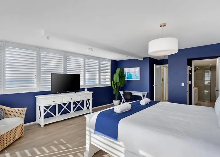 The Penthouses Absolute Beachfront Apartment - Gchm