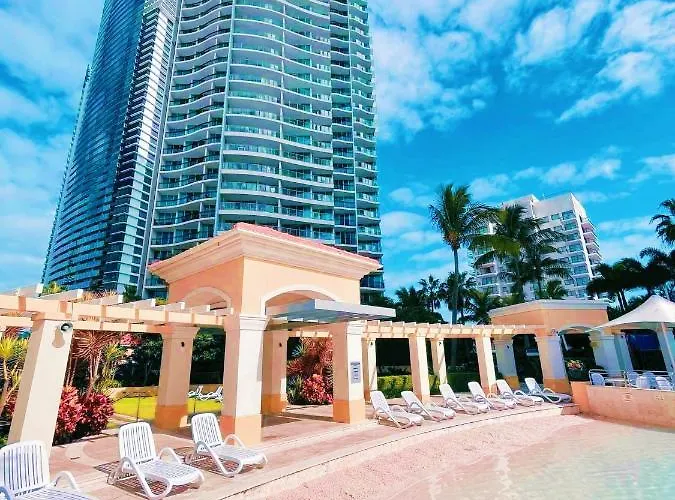Towers Of Chevron Renaissance Resort Apartment