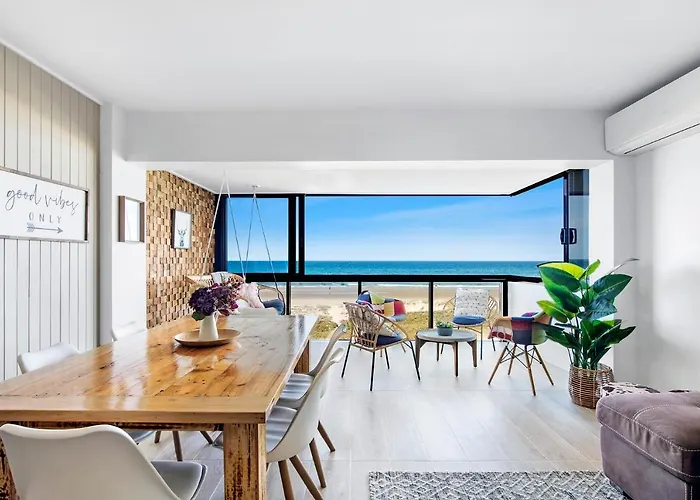 Absolutly Beachfront Surfers Paradise, Pure Shores!