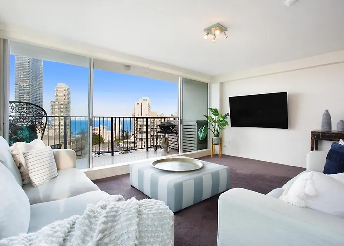 Relax With Beach & River Views In 3Br Apt W/ Pool