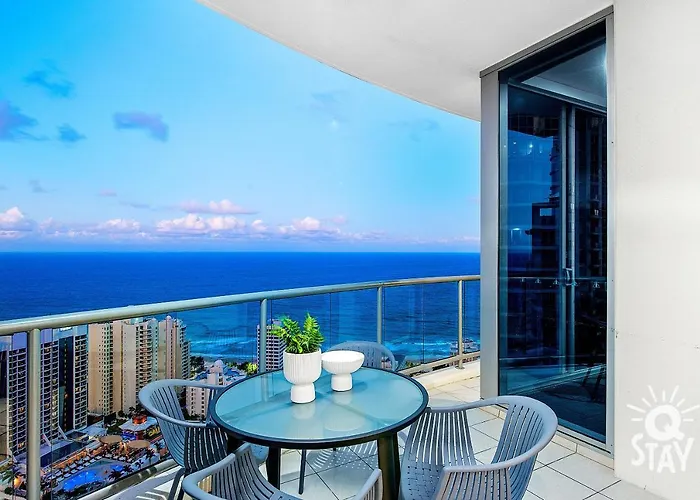 Chevron Renaissance 3 Bedroom Executive Sub Penthouse In Surfers Paradise - Q Stay