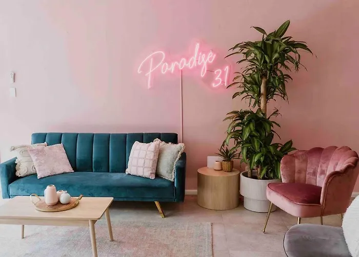 Paradise 31 - Pink Oasis In The Heart Of The Gc