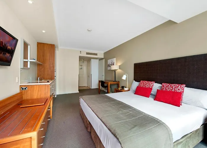 Central Surfers Paradise Studio Apartment