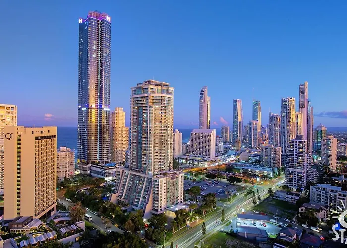 Ruby - 3 Bedroom Family Apartment With Views!