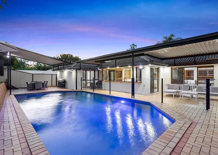 Spacious 4 Bedroom Entire Home With Pool - Robina, Gold Coast